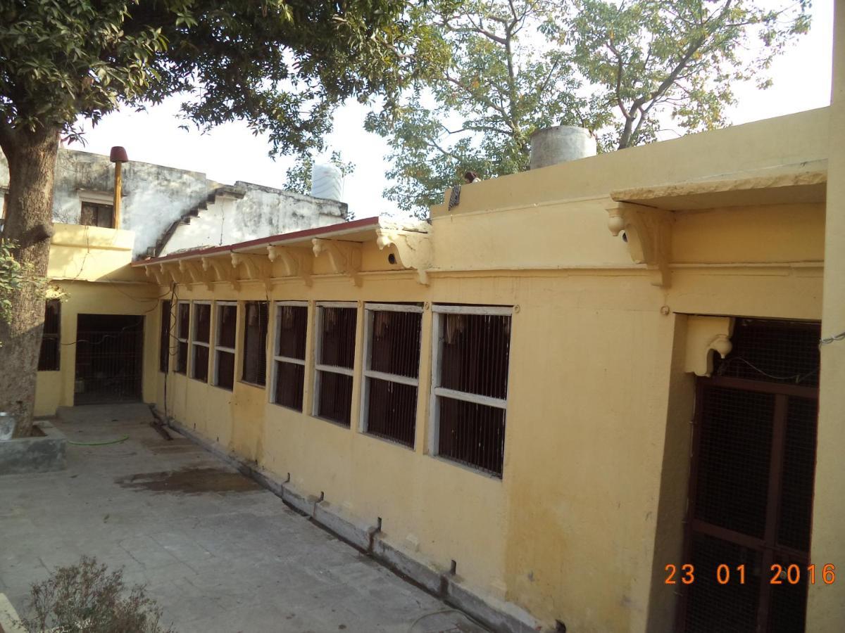 Shri Swami Sheetal Das Sewa Trust Varanasi Bagian luar foto