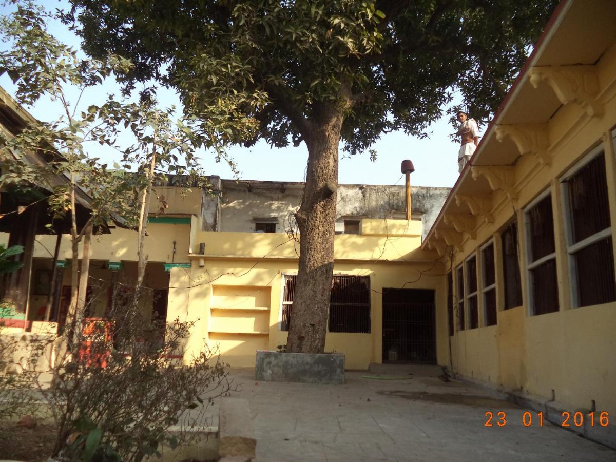 Shri Swami Sheetal Das Sewa Trust Varanasi Bagian luar foto