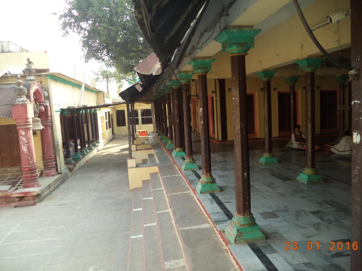 Shri Swami Sheetal Das Sewa Trust Varanasi Bagian luar foto