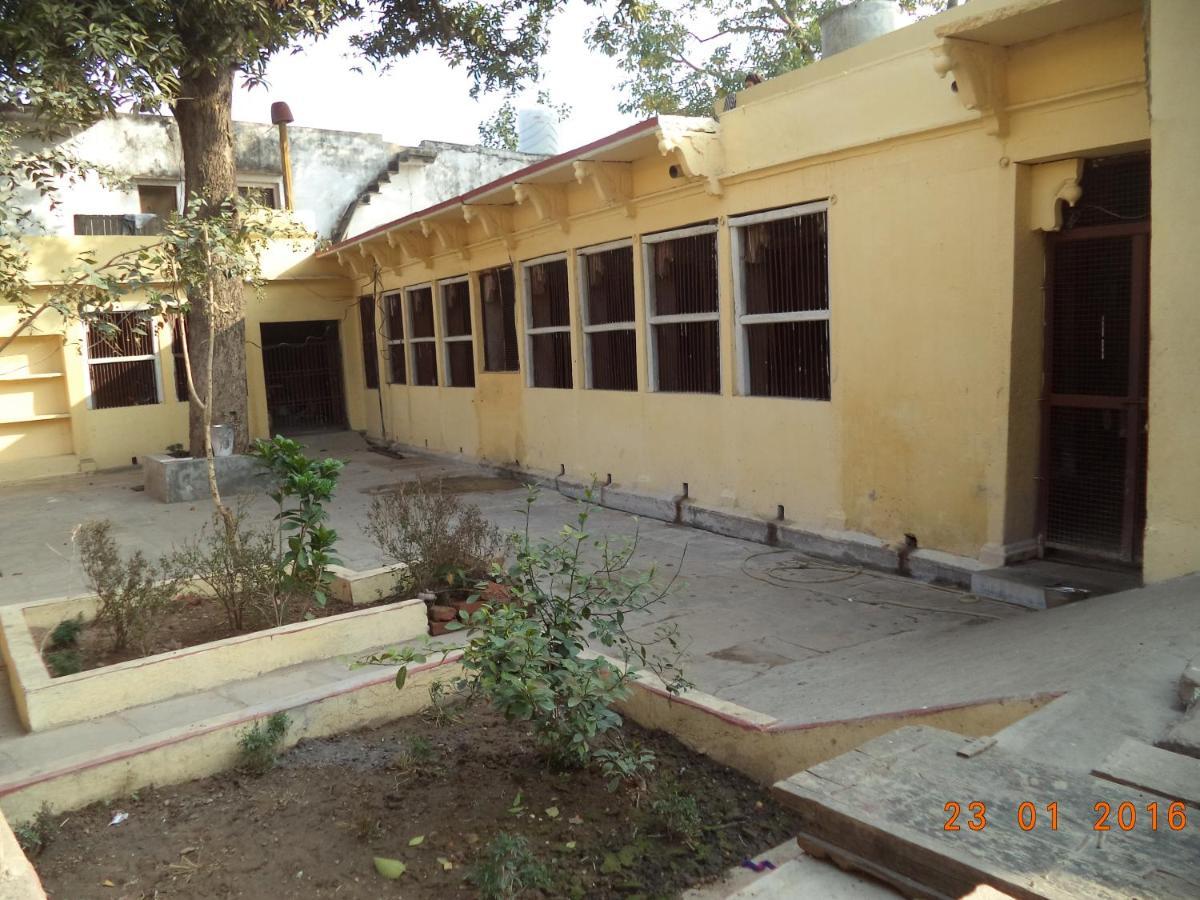 Shri Swami Sheetal Das Sewa Trust Varanasi Bagian luar foto