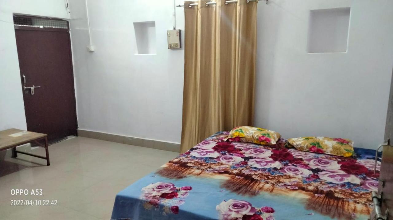 Shri Swami Sheetal Das Sewa Trust Varanasi Bagian luar foto