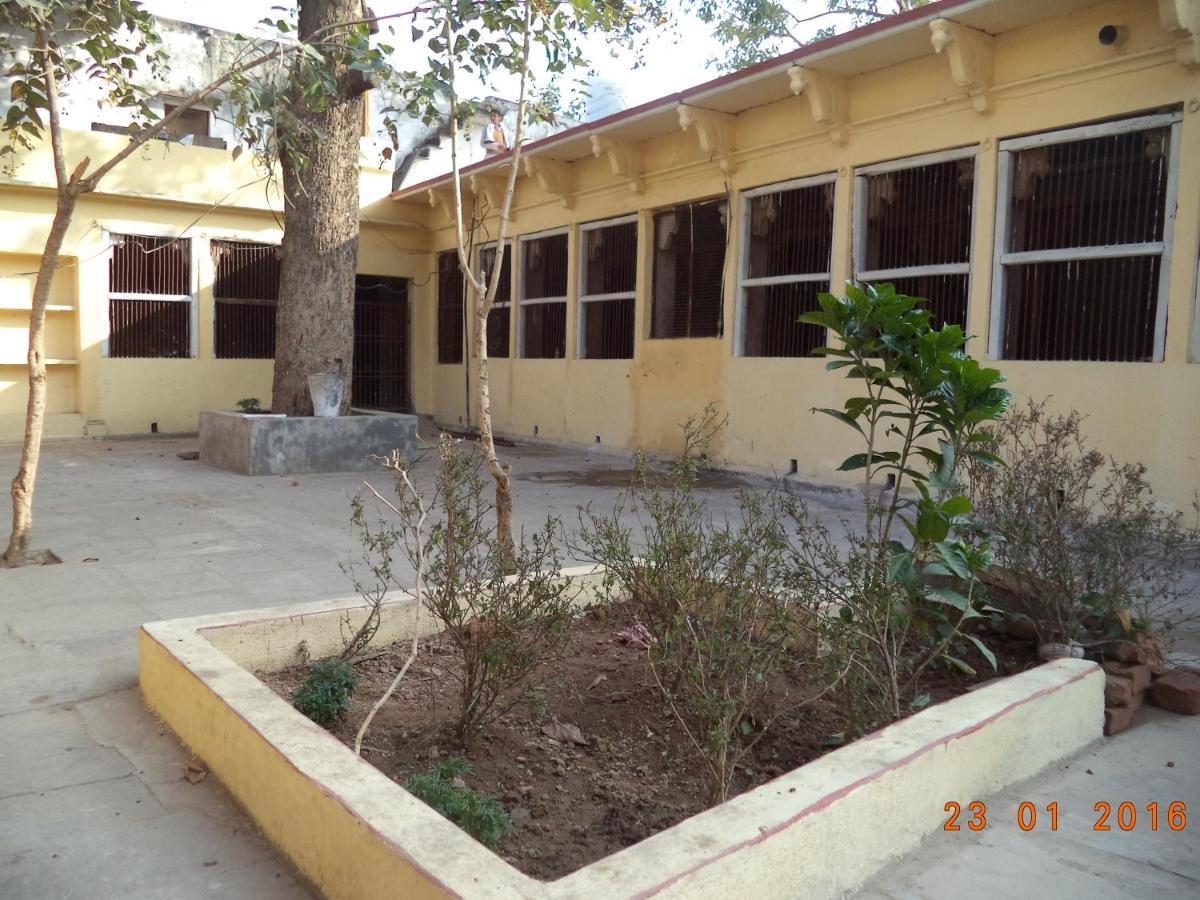Shri Swami Sheetal Das Sewa Trust Varanasi Bagian luar foto