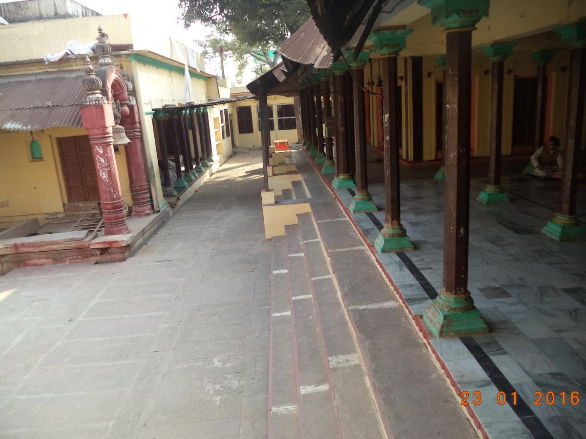 Shri Swami Sheetal Das Sewa Trust Varanasi Bagian luar foto