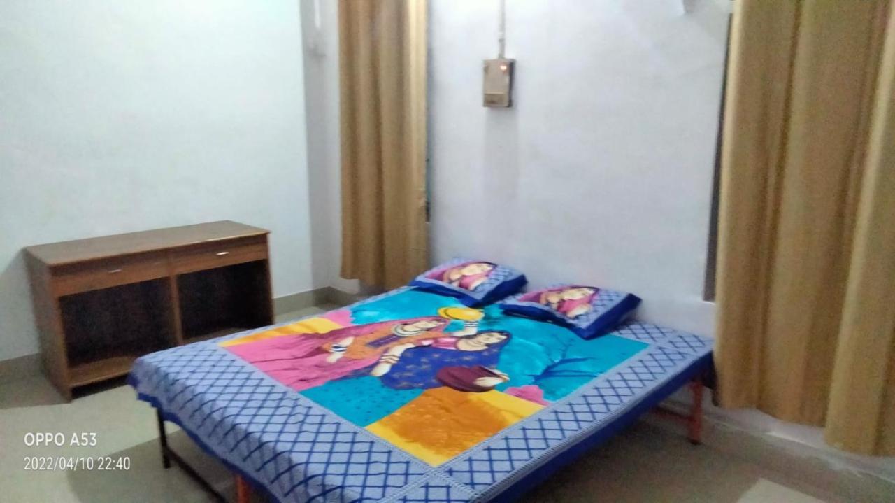Shri Swami Sheetal Das Sewa Trust Varanasi Bagian luar foto