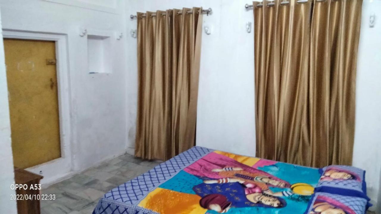 Shri Swami Sheetal Das Sewa Trust Varanasi Bagian luar foto