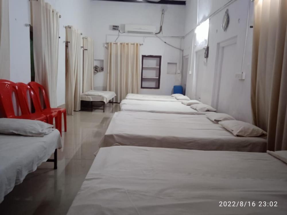 Shri Swami Sheetal Das Sewa Trust Varanasi Bagian luar foto