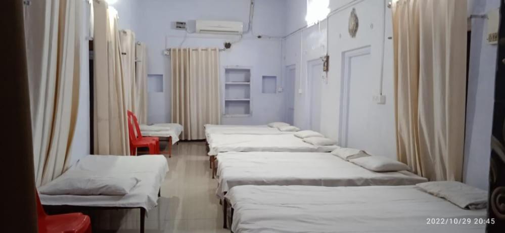 Shri Swami Sheetal Das Sewa Trust Varanasi Bagian luar foto