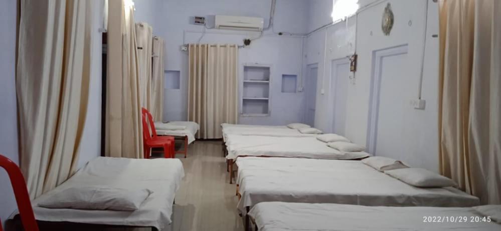 Shri Swami Sheetal Das Sewa Trust Varanasi Bagian luar foto