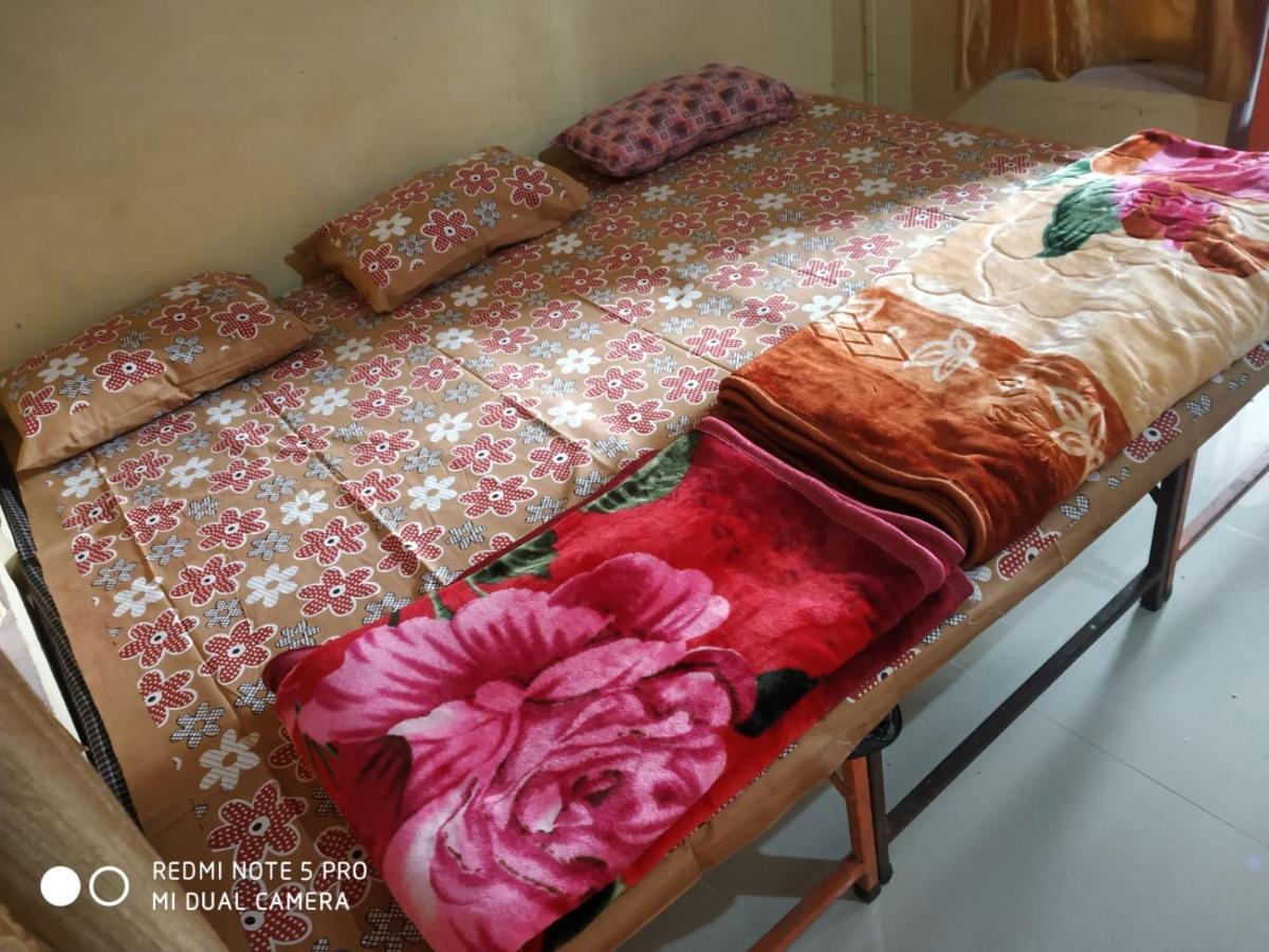 Shri Swami Sheetal Das Sewa Trust Varanasi Bagian luar foto